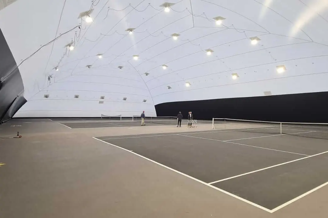 Blaashal als indoor oplossing voor tennis op een sportpark