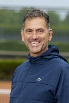 Portret van Sander Hommel van Indoor Tennis Uithoorn